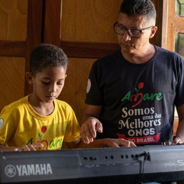 AMARE TECLADO